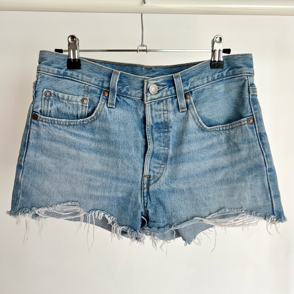 LEVI’S 501 women’s denim shorts